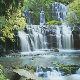 Pura Kaunui Falls